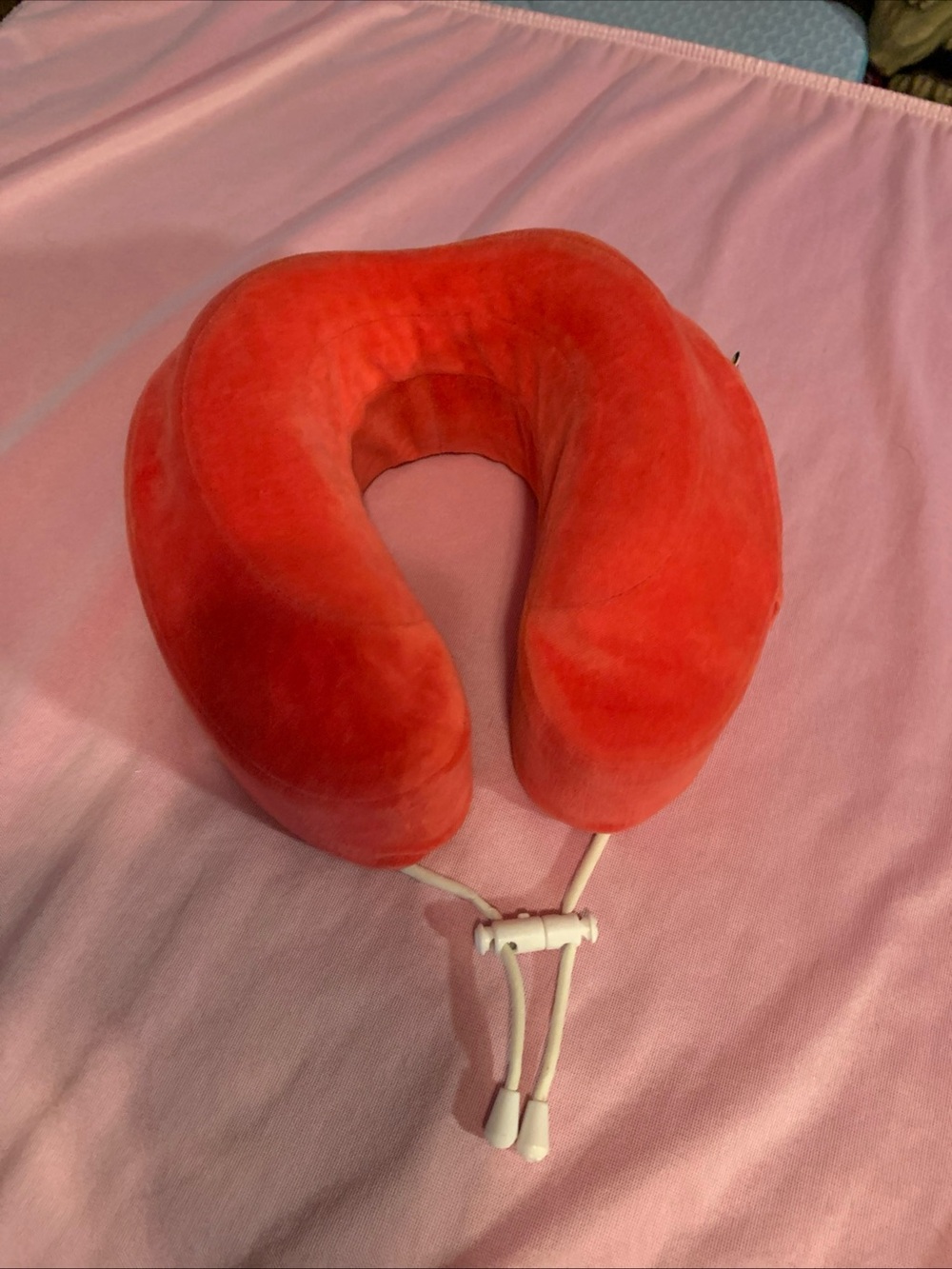 Cabeau Evolution Travel Neck Pillow Memory Foam w/case - excellent
